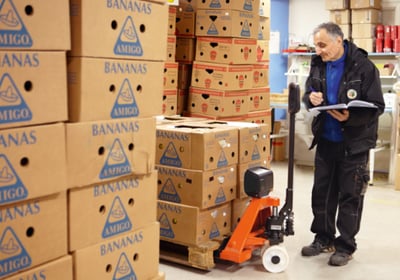 En palleløfter med vægt eller vægtindikator kan være meget tidsbesparende